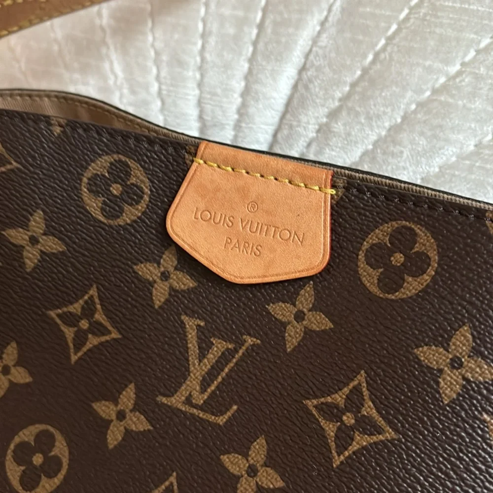 Louis Vuitton tote bag - Picture 3 of 16